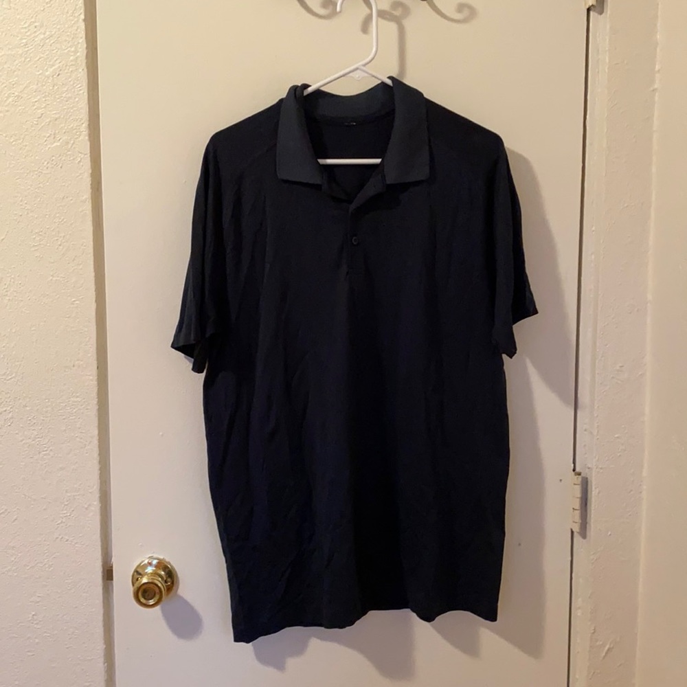 Men’s Lululemon dark blue metal vent polo. XL